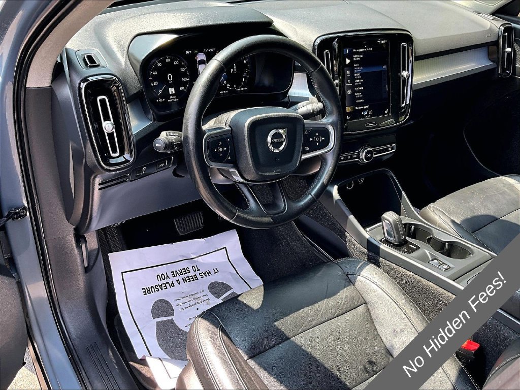 Used 2021 Volvo XC40 T4 Momentum FWD image 12