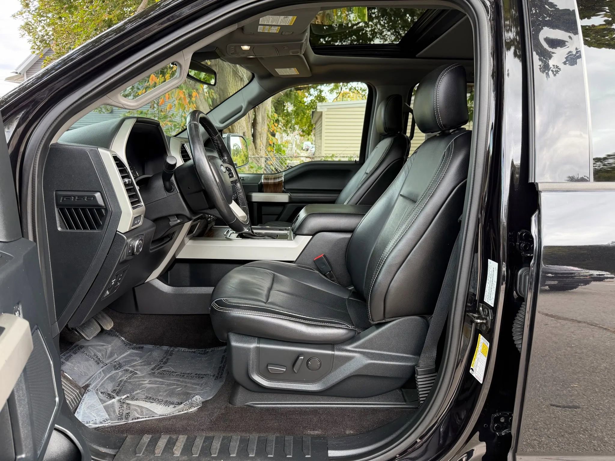 Used 2019 Ford F150 Lariat image 17