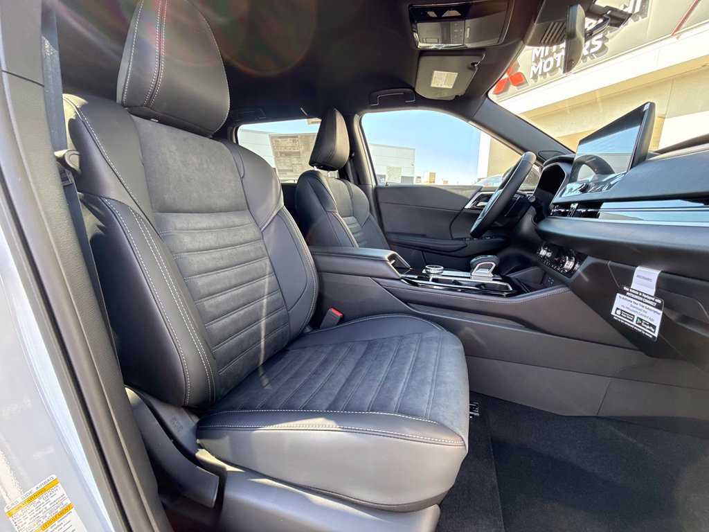 New 2026 Mitsubishi Outlander LE FWD image 16