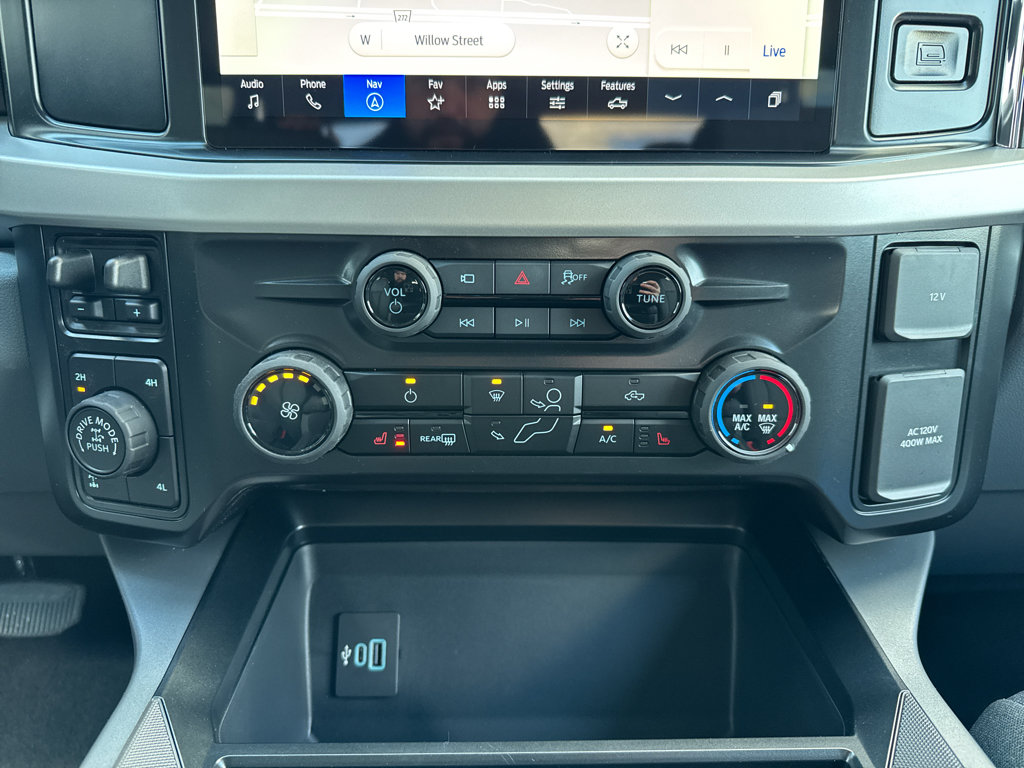 New 2026 Ford F250 XLT w/ XLT Premium Package AWD/4WD image 19