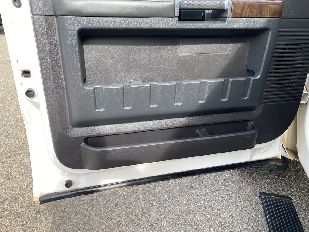 Used 2016 Ford F250 Platinum w/ FX4 Off-Road Package AWD/4WD image 12