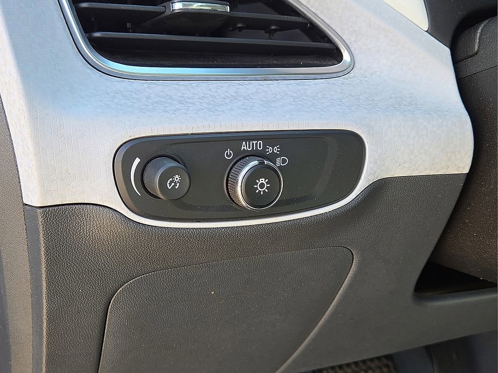 Used 2020 Chevrolet Bolt LT image 23