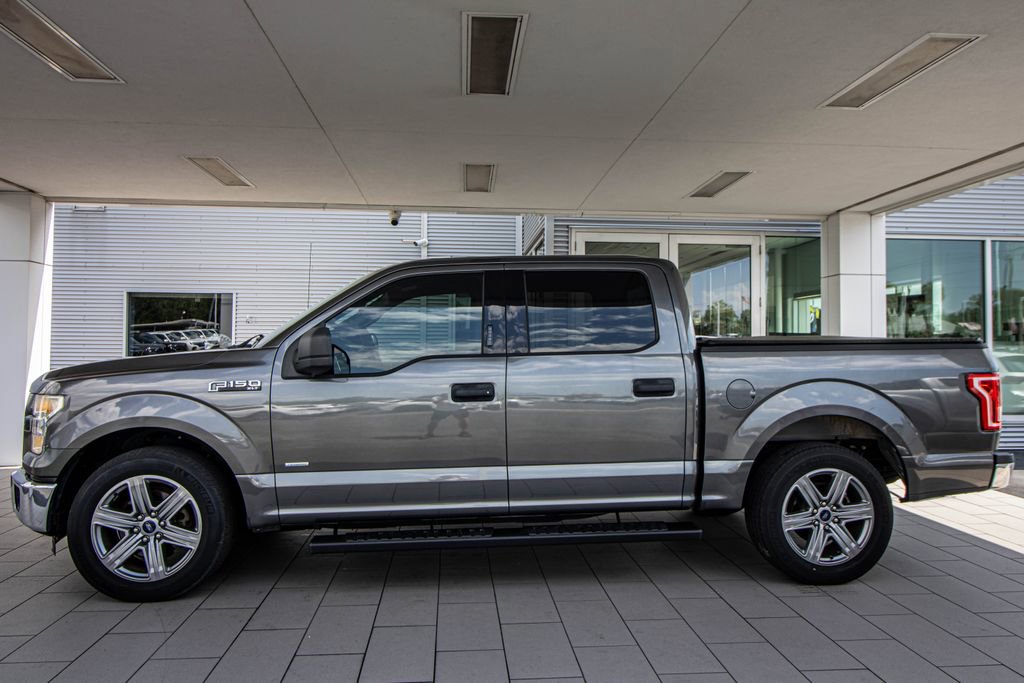 Used 2015 Ford F150 XLT w/ Trailer Tow Package RWD image 11