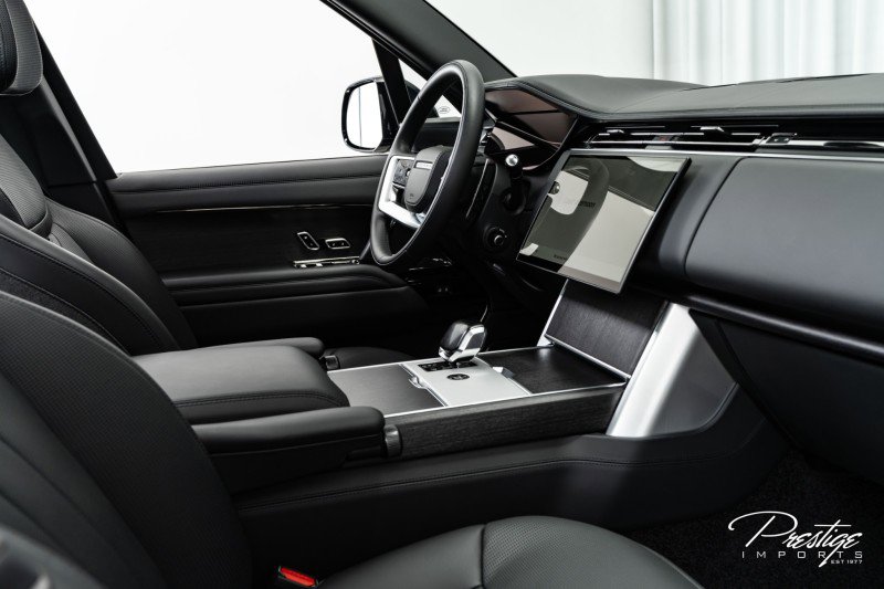 Used 2024 Land Rover Range Rover SV image 47