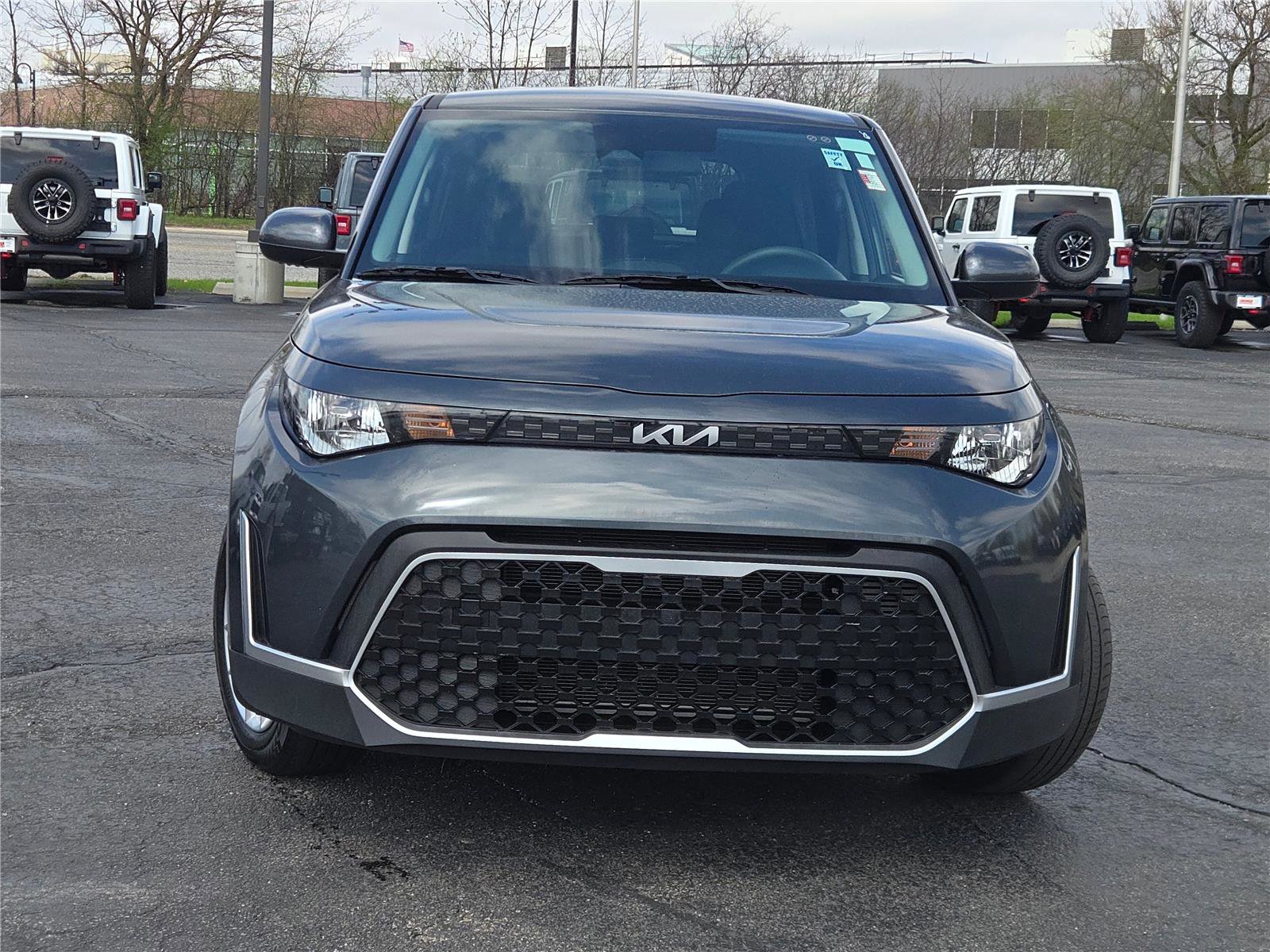 Used 2025 Kia Soul LX w/ LX Technology Package image 4