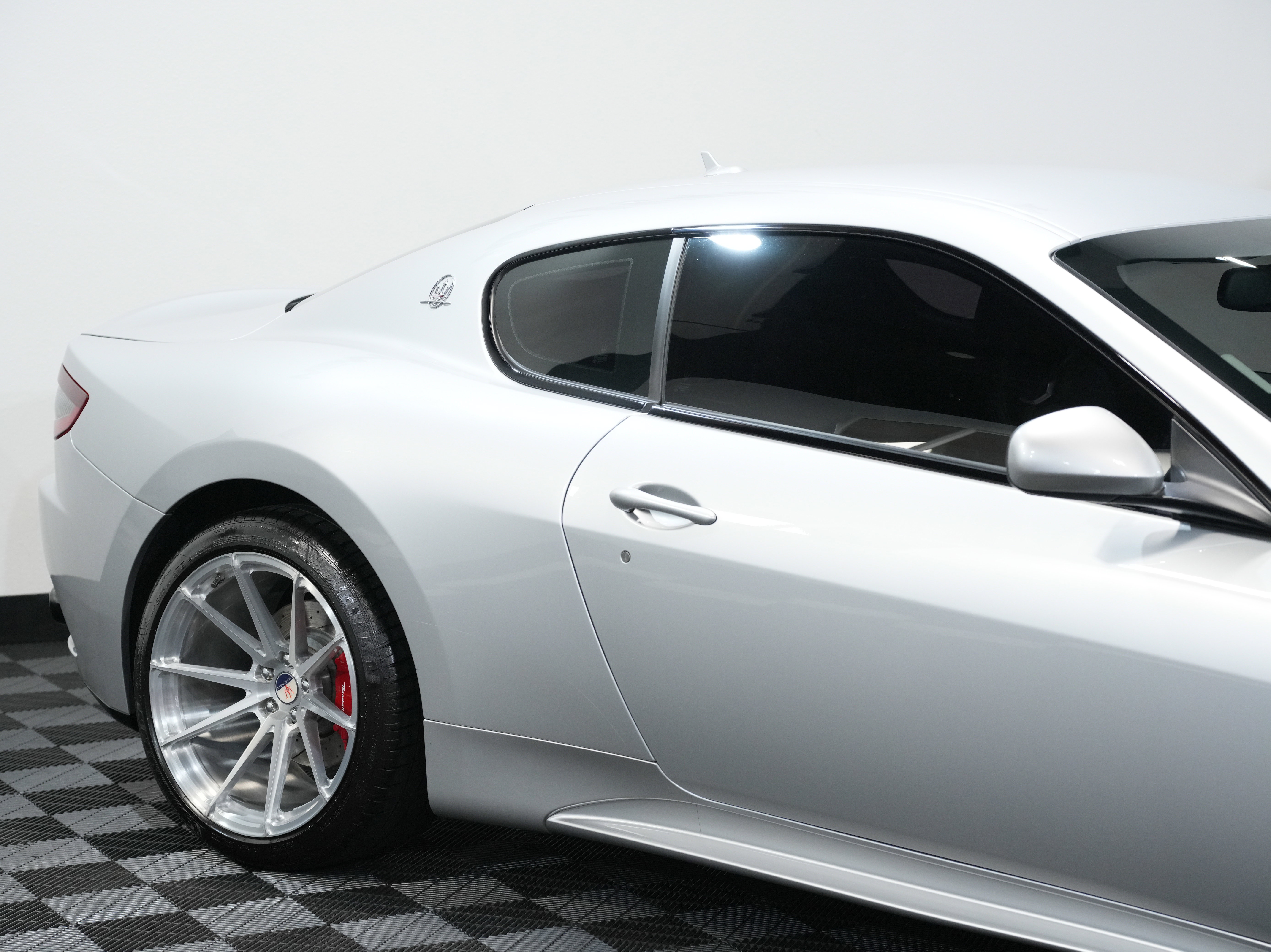 Used 2015 Maserati GranTurismo Sport image 15