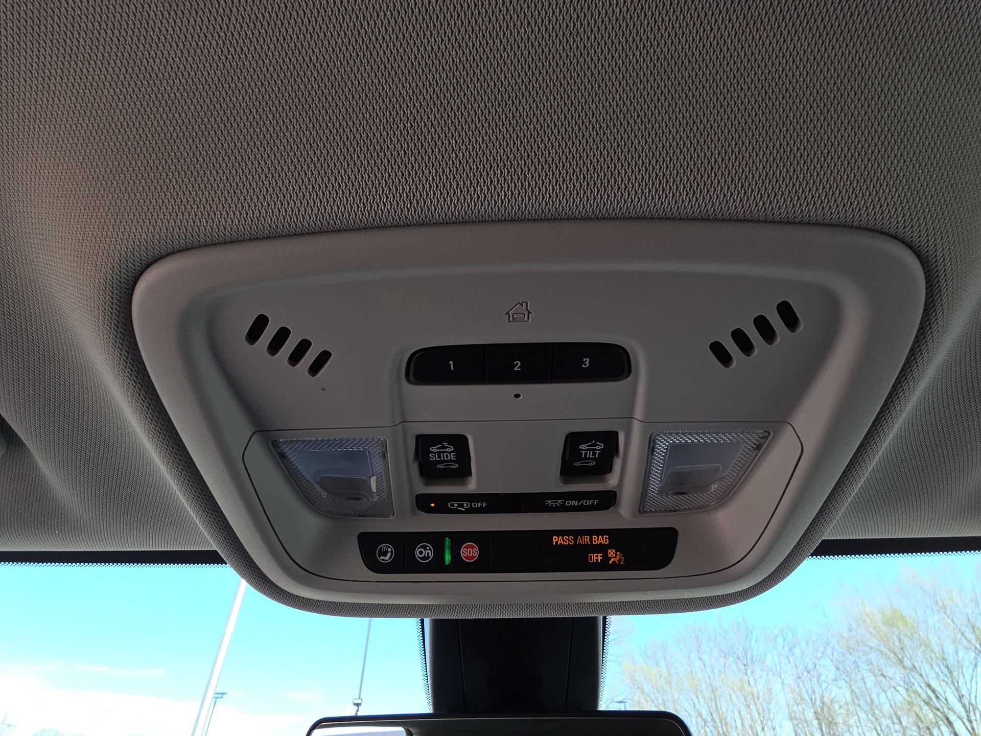 Used 2021 Chevrolet Traverse Premier w/ Redline Edition image 24