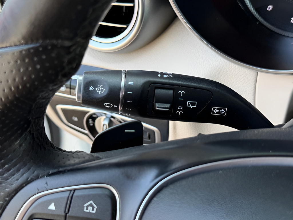 Used 2016 Mercedes-Benz GLC 300 image 24