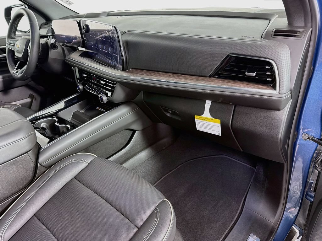 Used 2026 Chevrolet Tahoe Premier w/ Sun And Tow Package AWD/4WD image 32