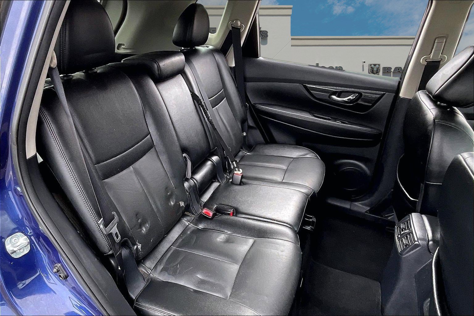 Used 2017 Nissan Rogue SL w/ SL Premium Package image 24