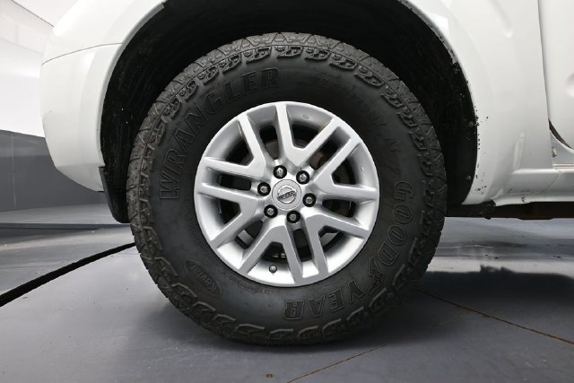 Used 2014 Nissan Frontier SV AWD/4WD image 12