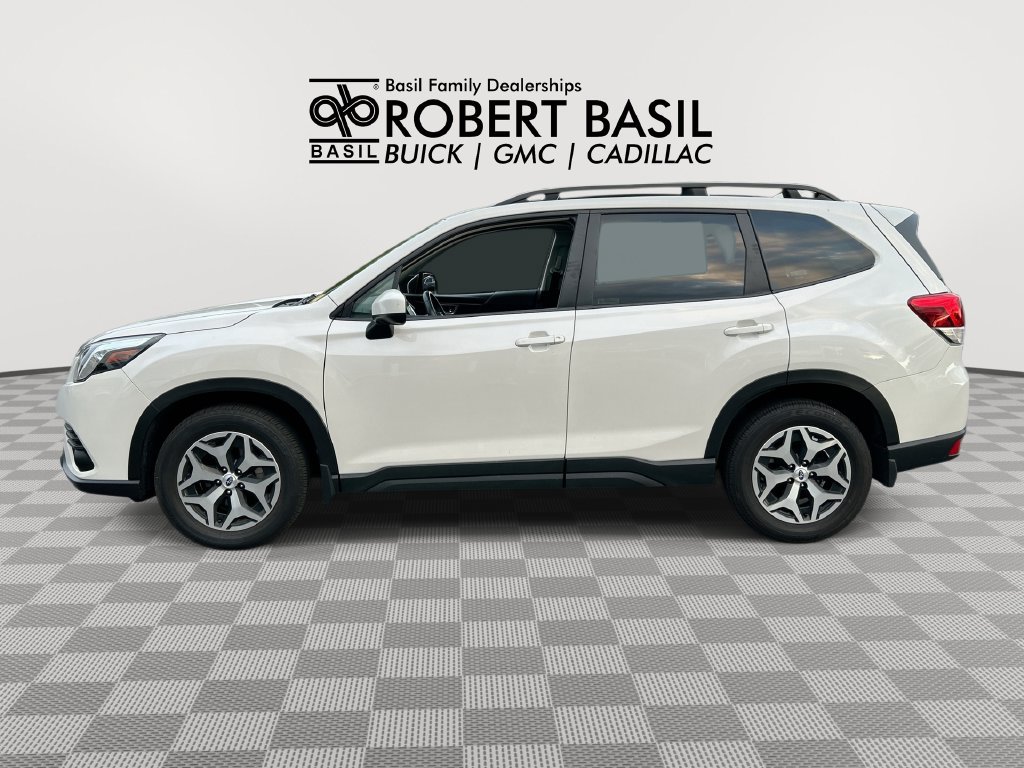 Used 2023 Subaru Forester Premium AWD/4WD image 5