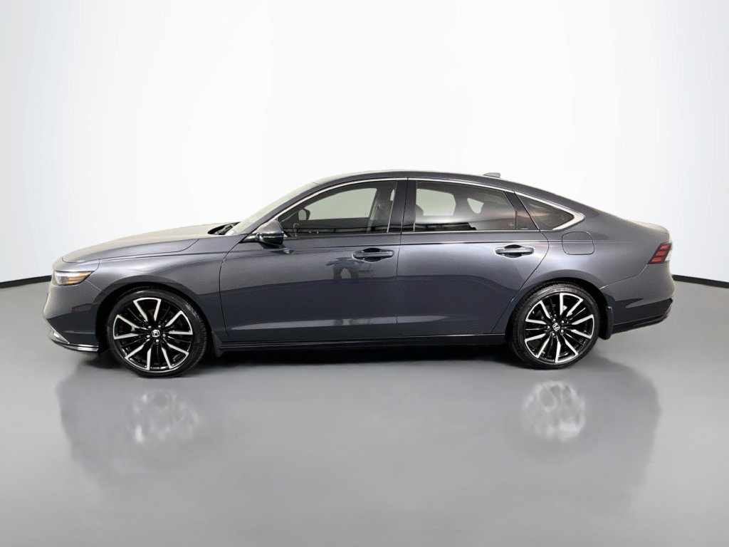 Used 2025 Honda Accord Touring image 2