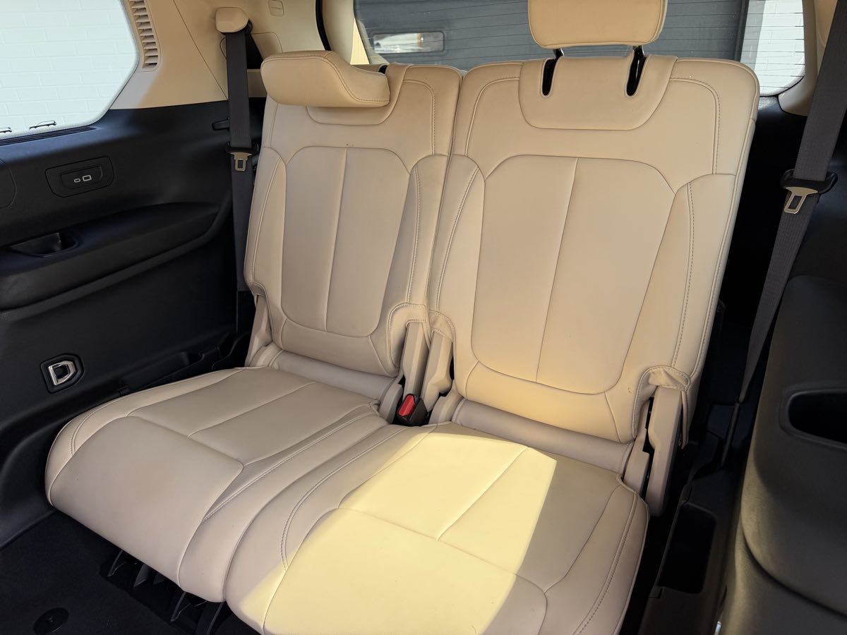 Used 2021 Jeep Grand Cherokee L Limited AWD/4WD image 13