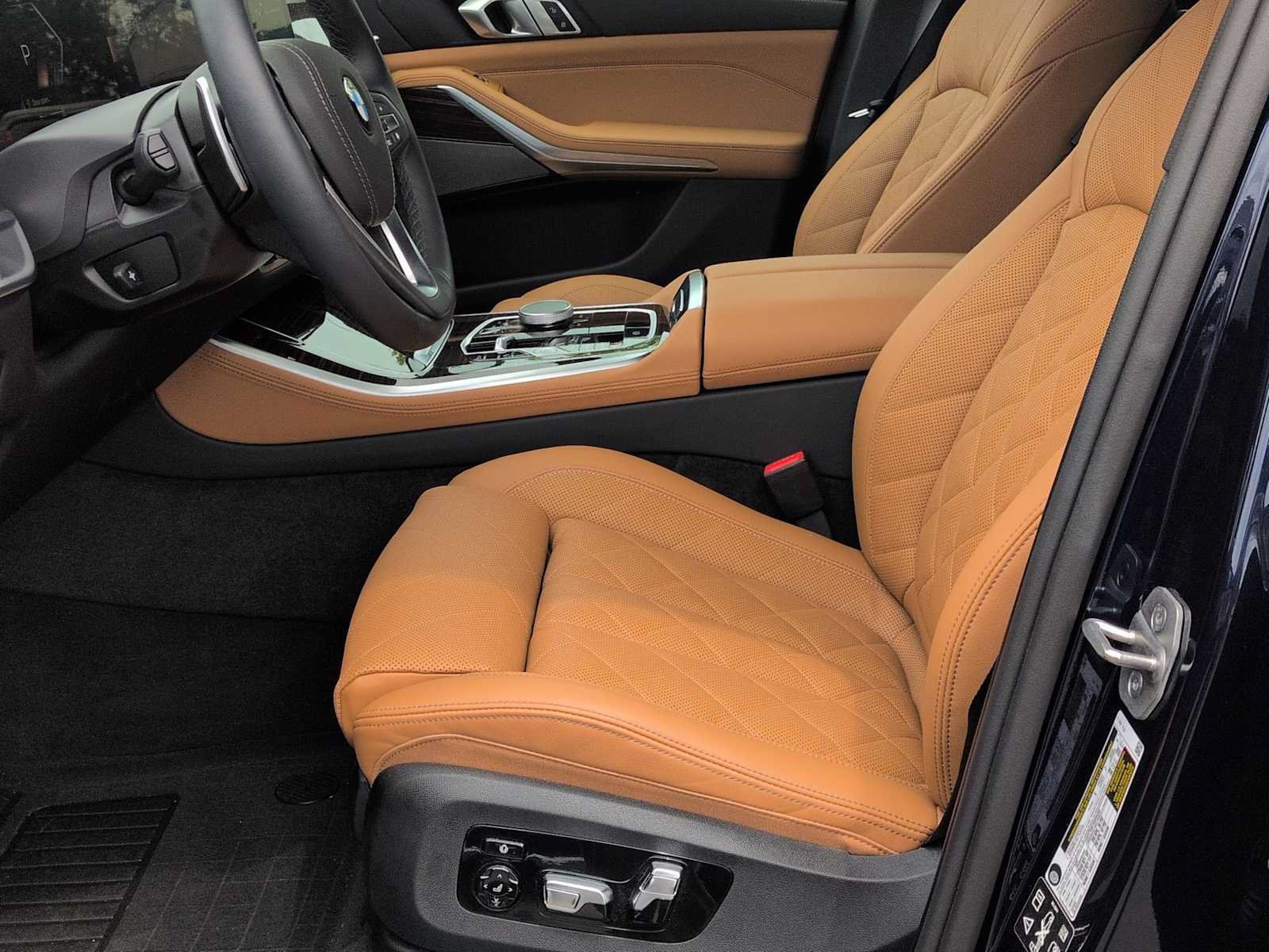 Used 2026 BMW X5 xDrive40i w/ Climate Comfort Package AWD/4WD image 17