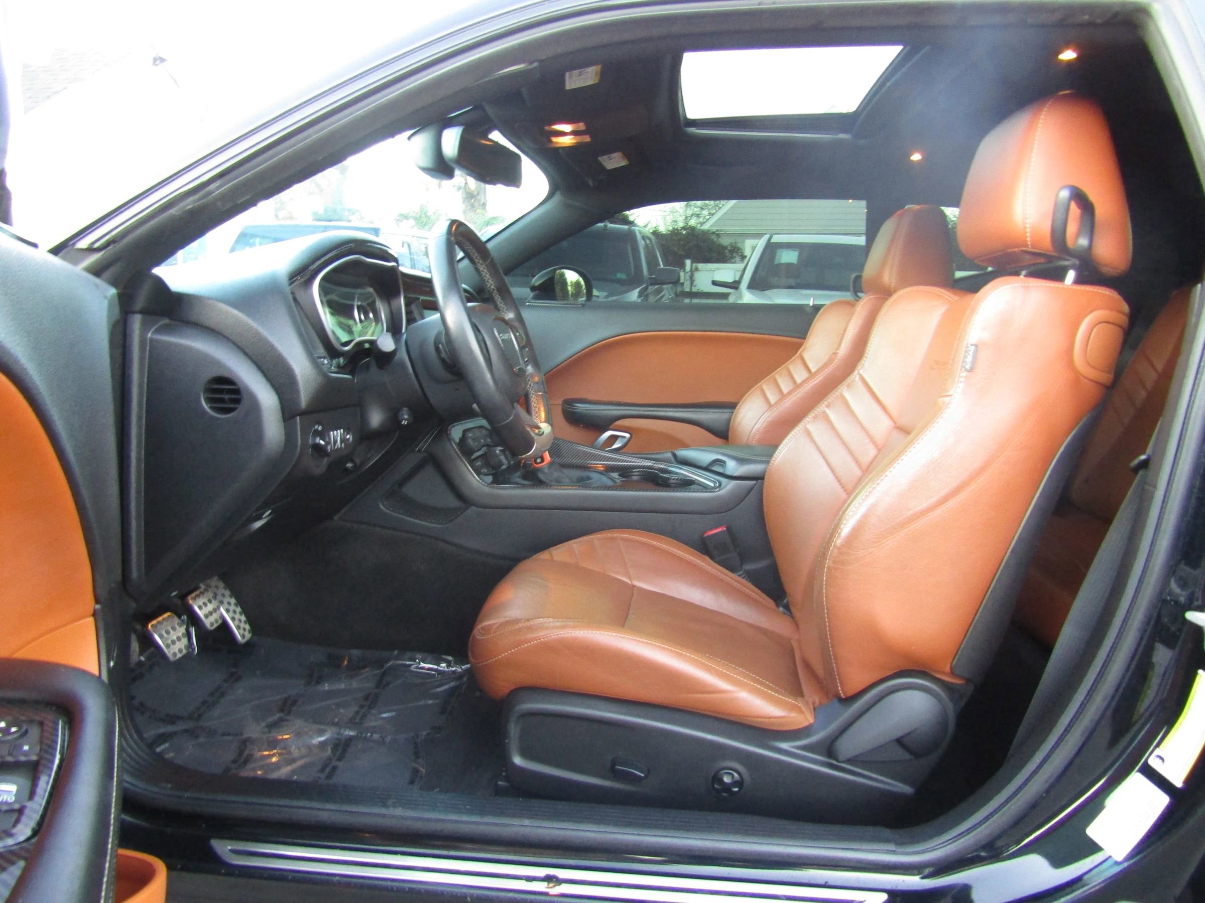 Used 2015 Dodge Challenger SRT w/ Technology Group image 14