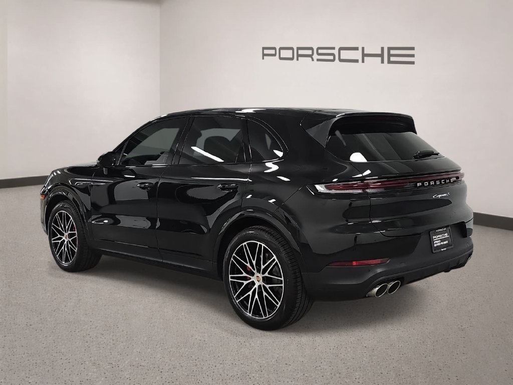 Used 2026 Porsche Cayenne S AWD/4WD image 3