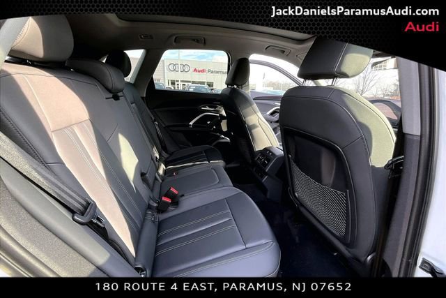 Used 2025 Audi Q5 Premium Plus w/ Premium Plus image 19