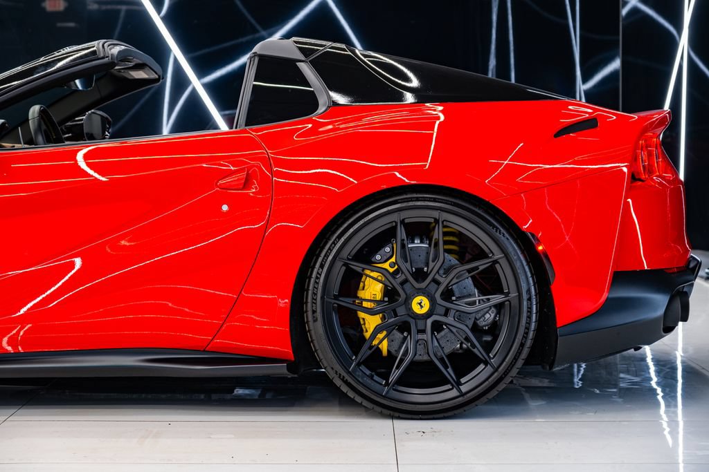 Used 2021 Ferrari 812 GTS RWD image 21