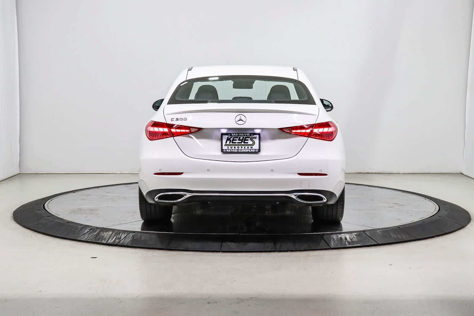 Used 2024 Mercedes-Benz C 300 Sedan image 3