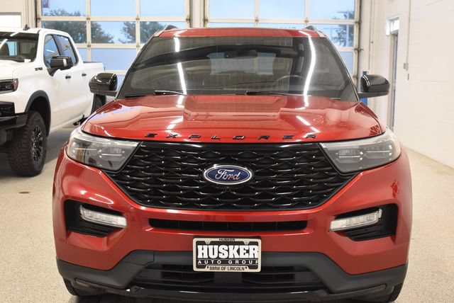 Used 2023 Ford Explorer ST-Line w/ Class IV Trailer Tow Package AWD/4WD image 3