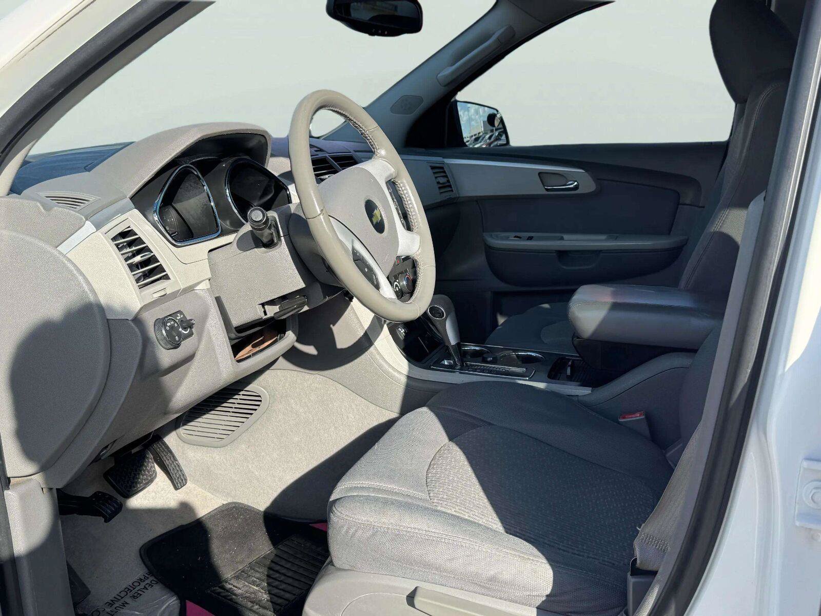 Used 2012 Chevrolet Traverse LS FWD image 20