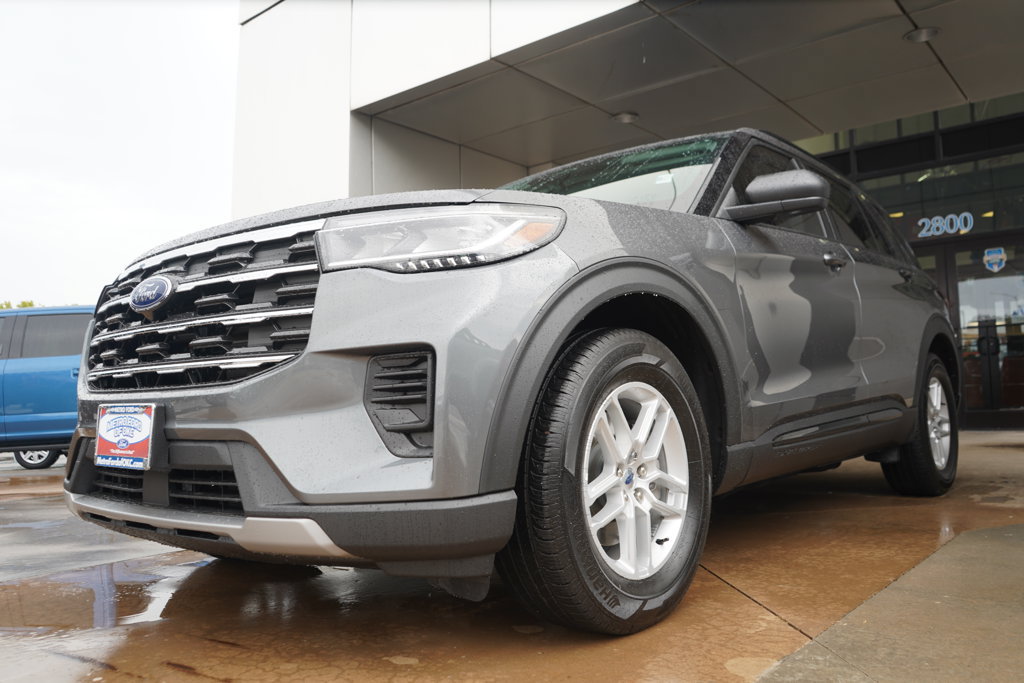 New 2026 Ford Explorer Active RWD image 5