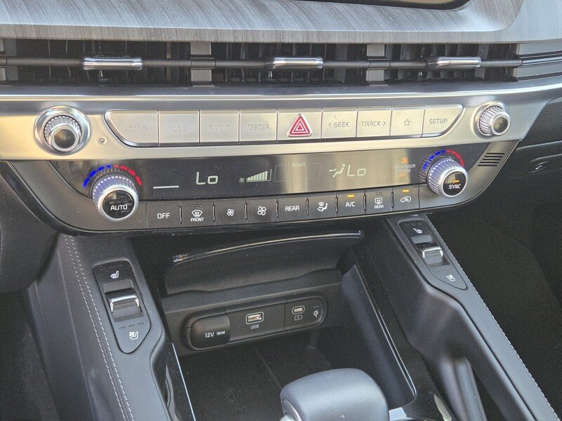 Certified 2025 Kia Telluride SX FWD image 21