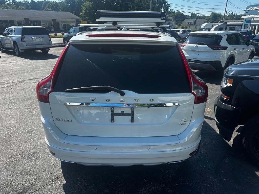 Used 2016 Volvo XC60 T6 Platinum w/ Climate Package AWD/4WD image 4