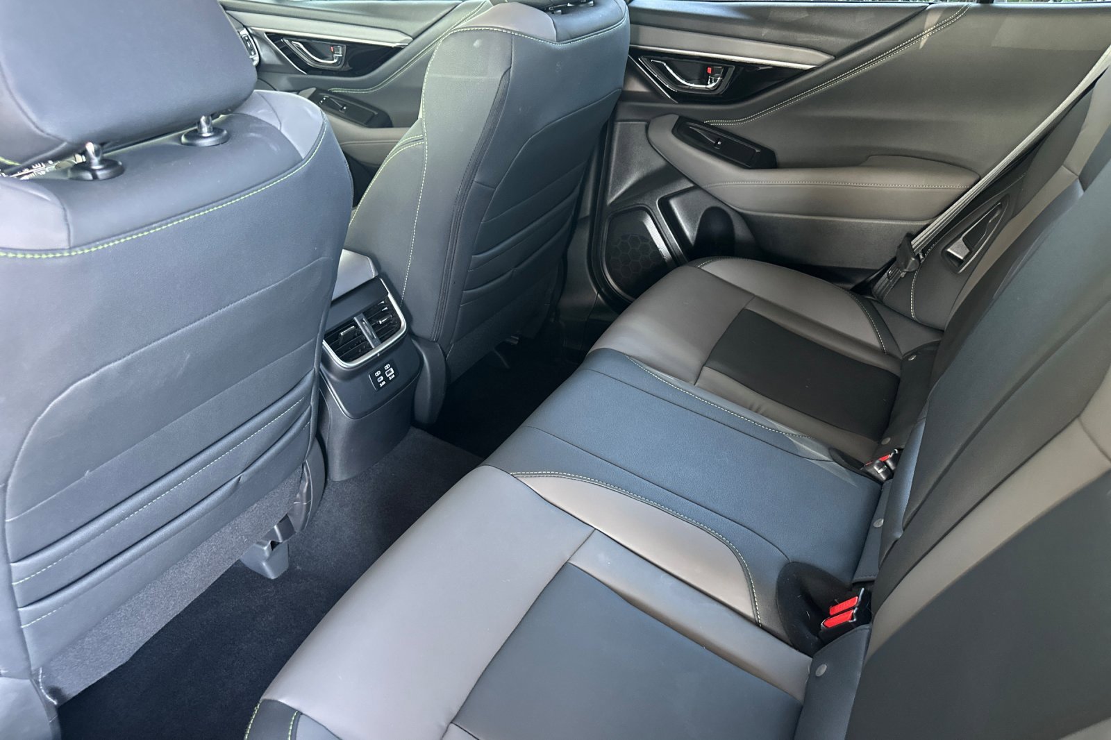 Used 2025 Subaru Outback Onyx Edition image 13