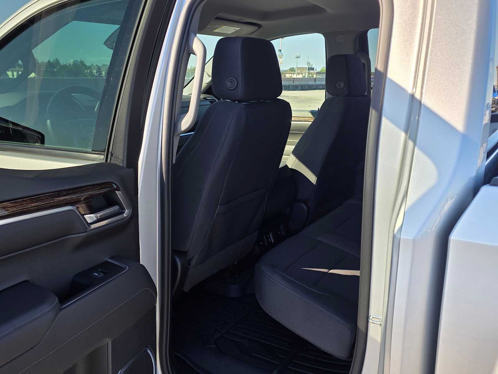 Certified 2022 GMC Sierra 1500 Elevation w/ LPO, Elevation Black Package AWD/4WD image 15