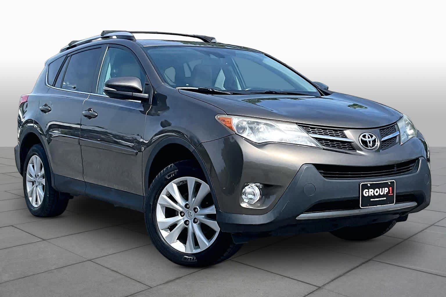 Used 2015 Toyota RAV4 Limited w/ Technology Package AWD/4WD image 3