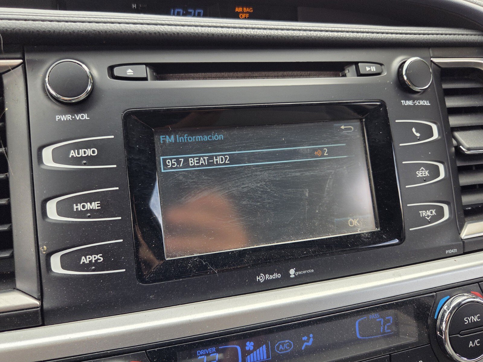 Used 2015 Toyota Highlander Plus FWD image 24
