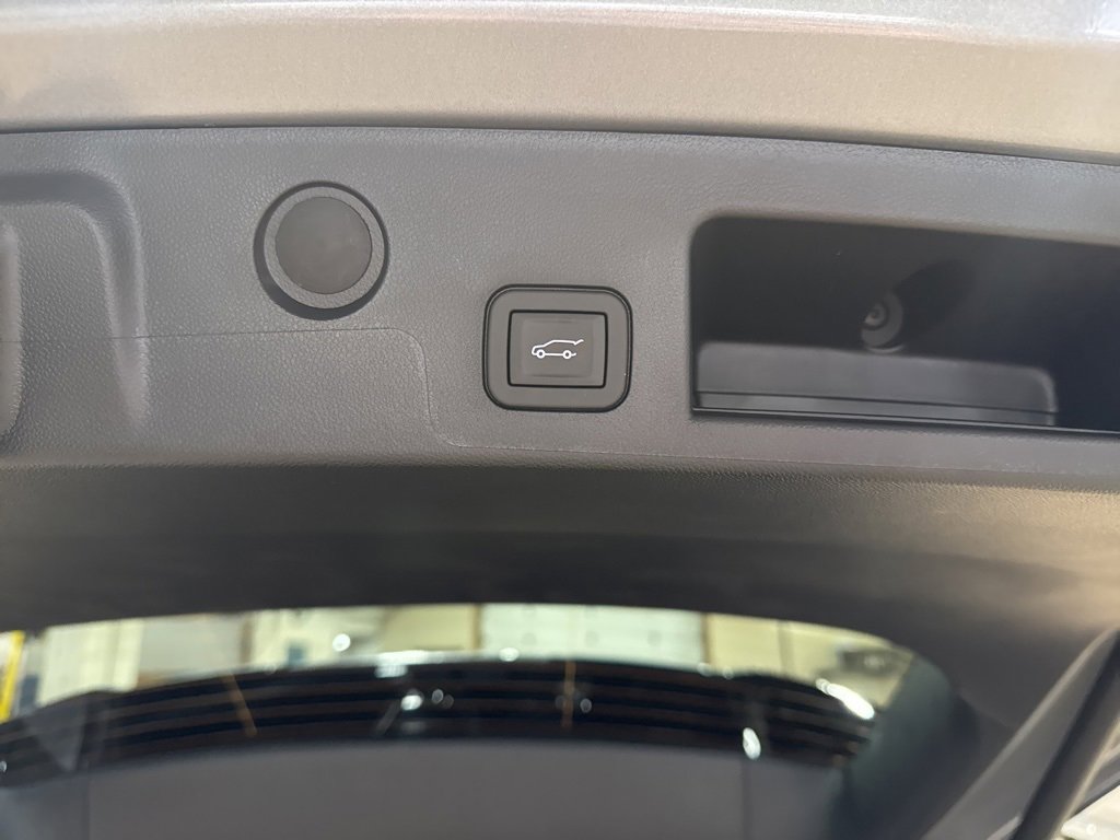 New 2026 Chevrolet Equinox ACTIV w/ Convenience Package III image 17