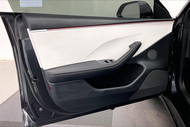 Used 2025 Tesla Model 3 Performance image 26