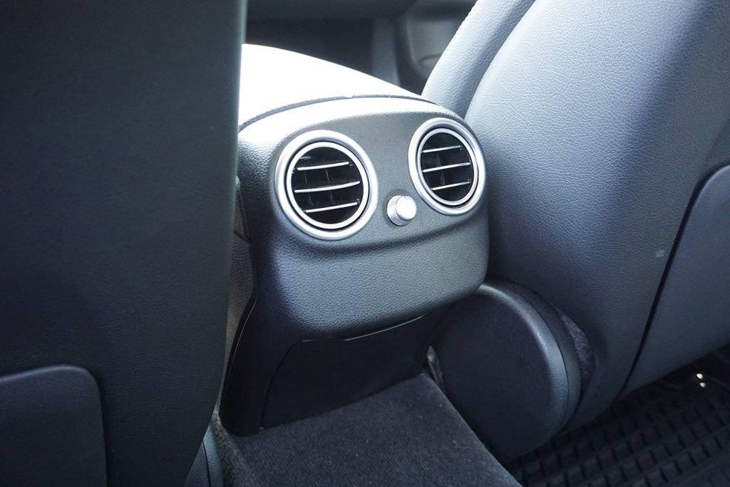 Used 2019 Mercedes-Benz C 300 Sedan image 27
