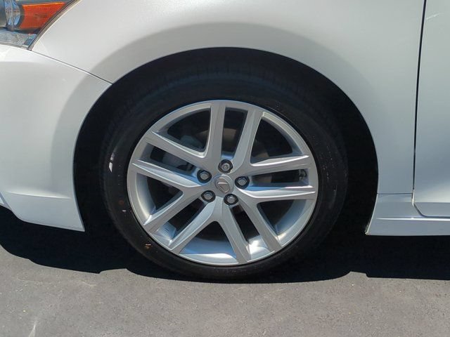 Used 2016 Lexus CT 200h w/ Seat Comfort Package FWD image 9