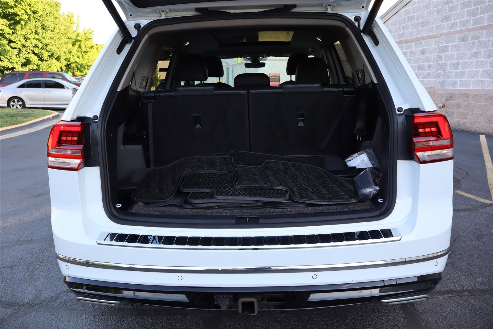 Used 2019 Volkswagen Atlas SEL R-Line AWD/4WD image 5