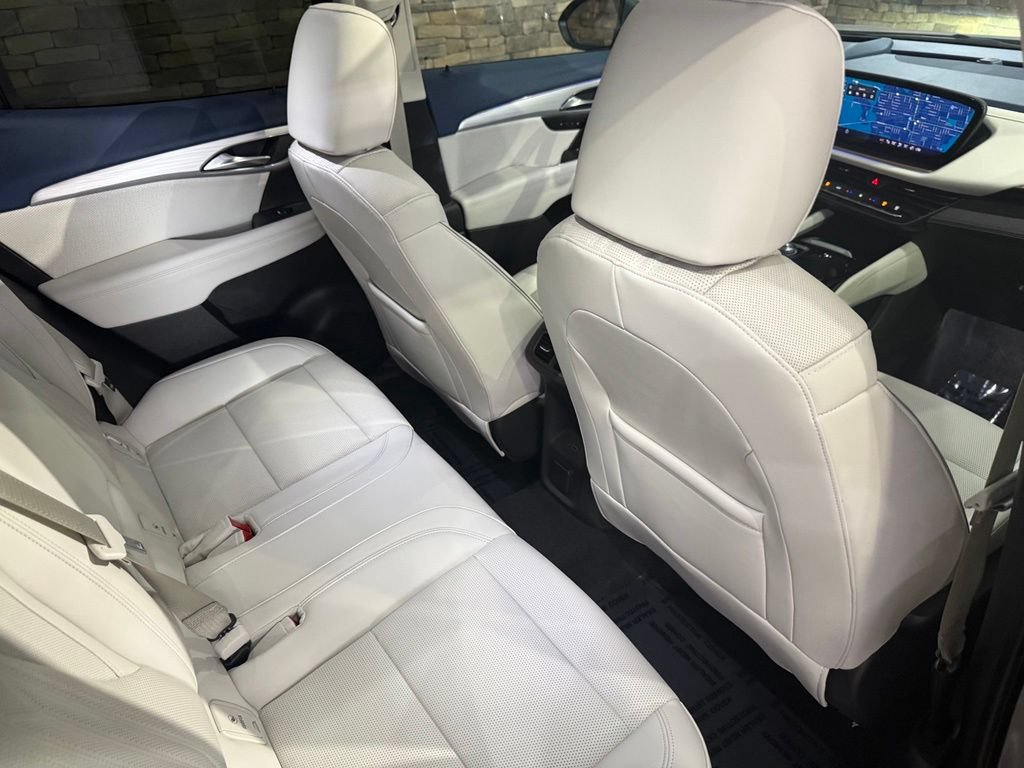 Used 2024 Buick Envision Avenir AWD/4WD image 31