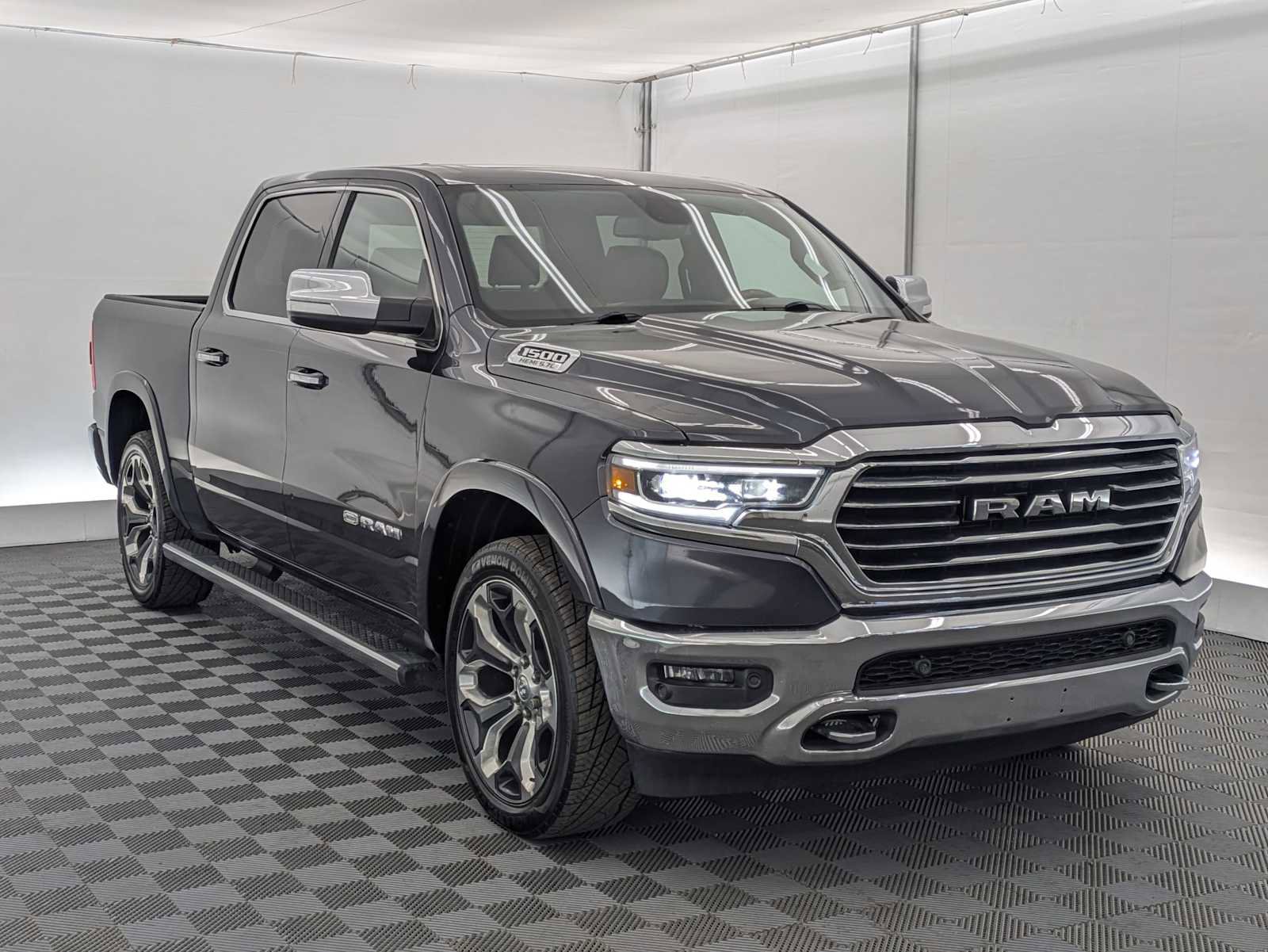 Used 2019 RAM 1500 Laramie Longhorn image 8