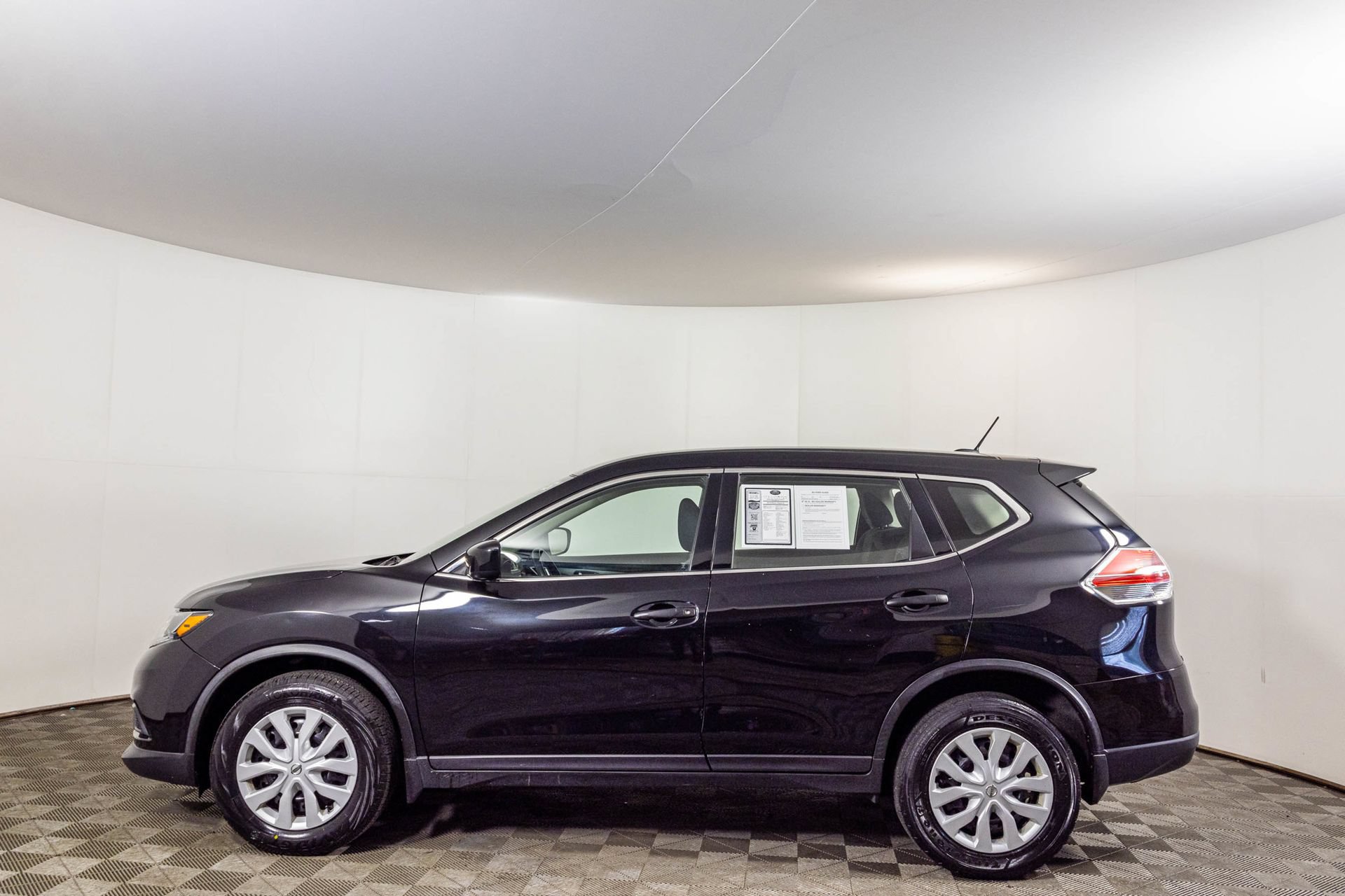 Used 2016 Nissan Rogue S AWD/4WD image 17