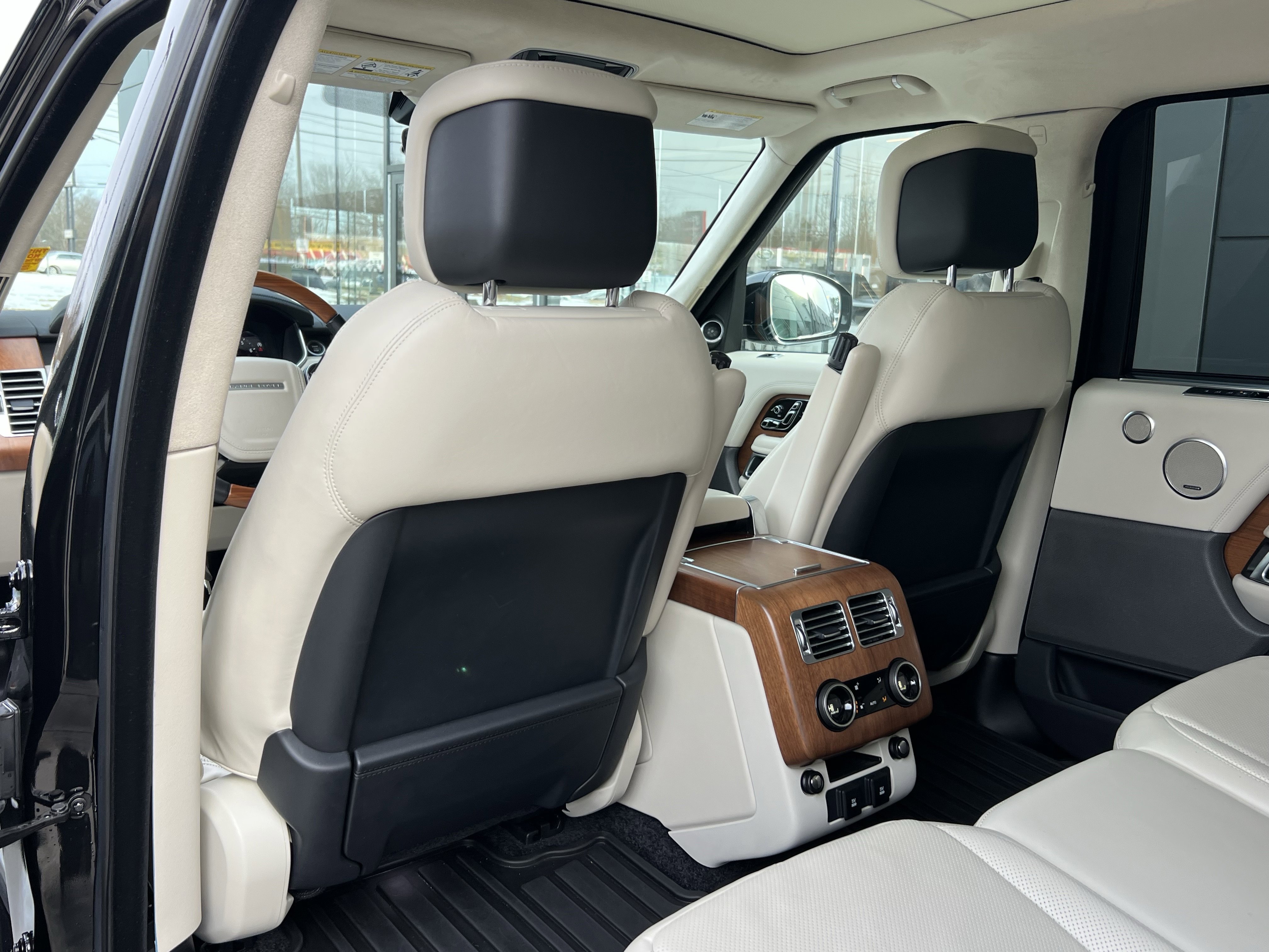 Used 2020 Land Rover Range Rover Long Wheelbase HSE image 33