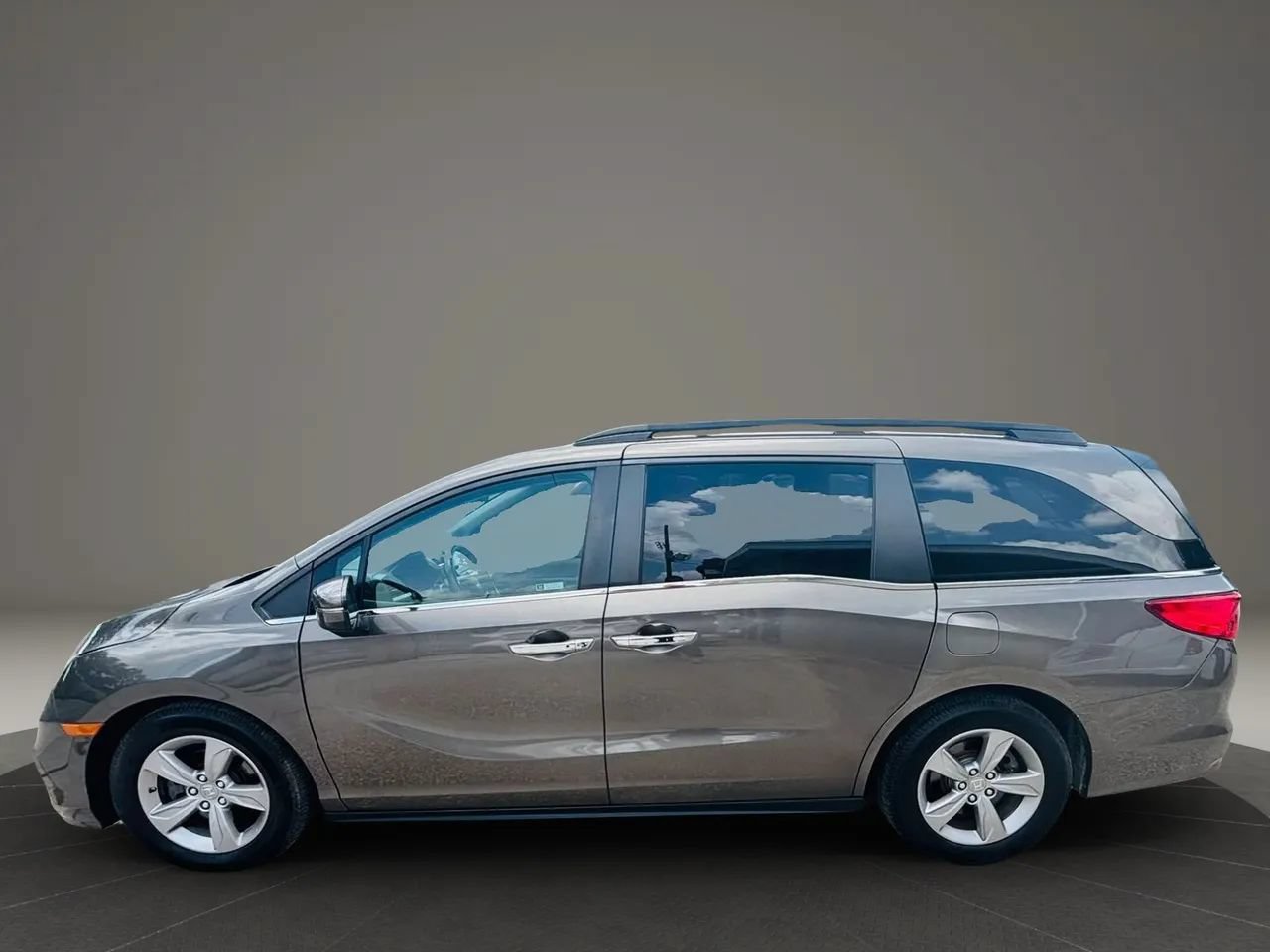 Used 2020 Honda Odyssey EX-L image 2
