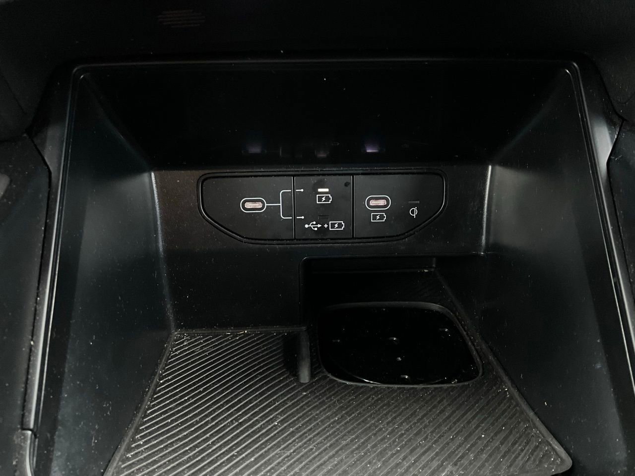 Used 2024 Kia Sorento S image 26