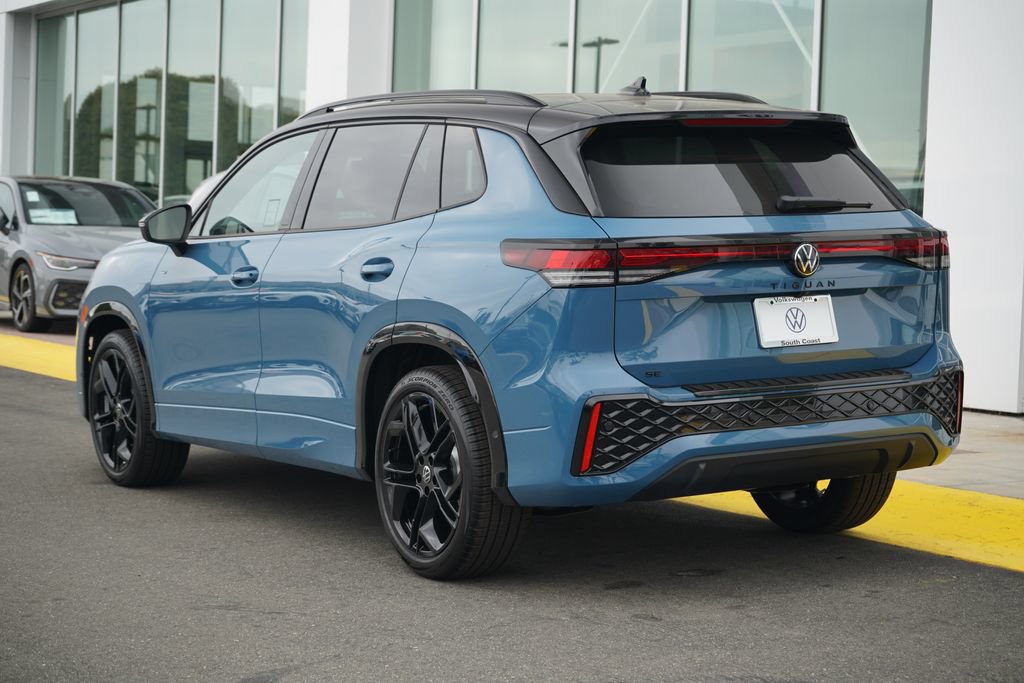 New 2026 Volkswagen Tiguan SE R-Line FWD image 3