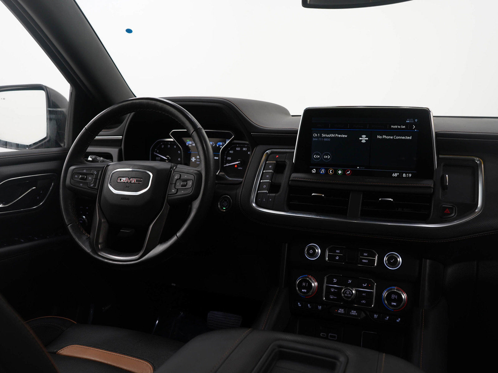 Used 2021 GMC Yukon XL AT4 w/ Technology Package image 15