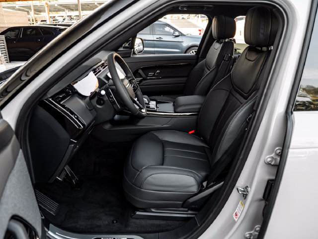 New 2026 Land Rover Range Rover Sport Dynamic SE AWD/4WD image 14