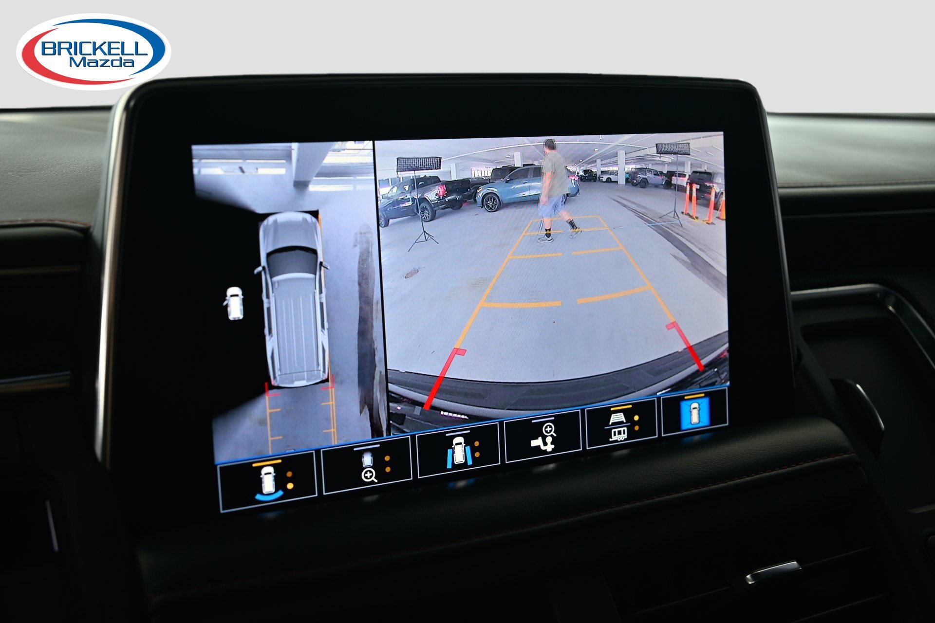 Used 2021 Chevrolet Suburban RST w/ Luxury Package RWD image 34
