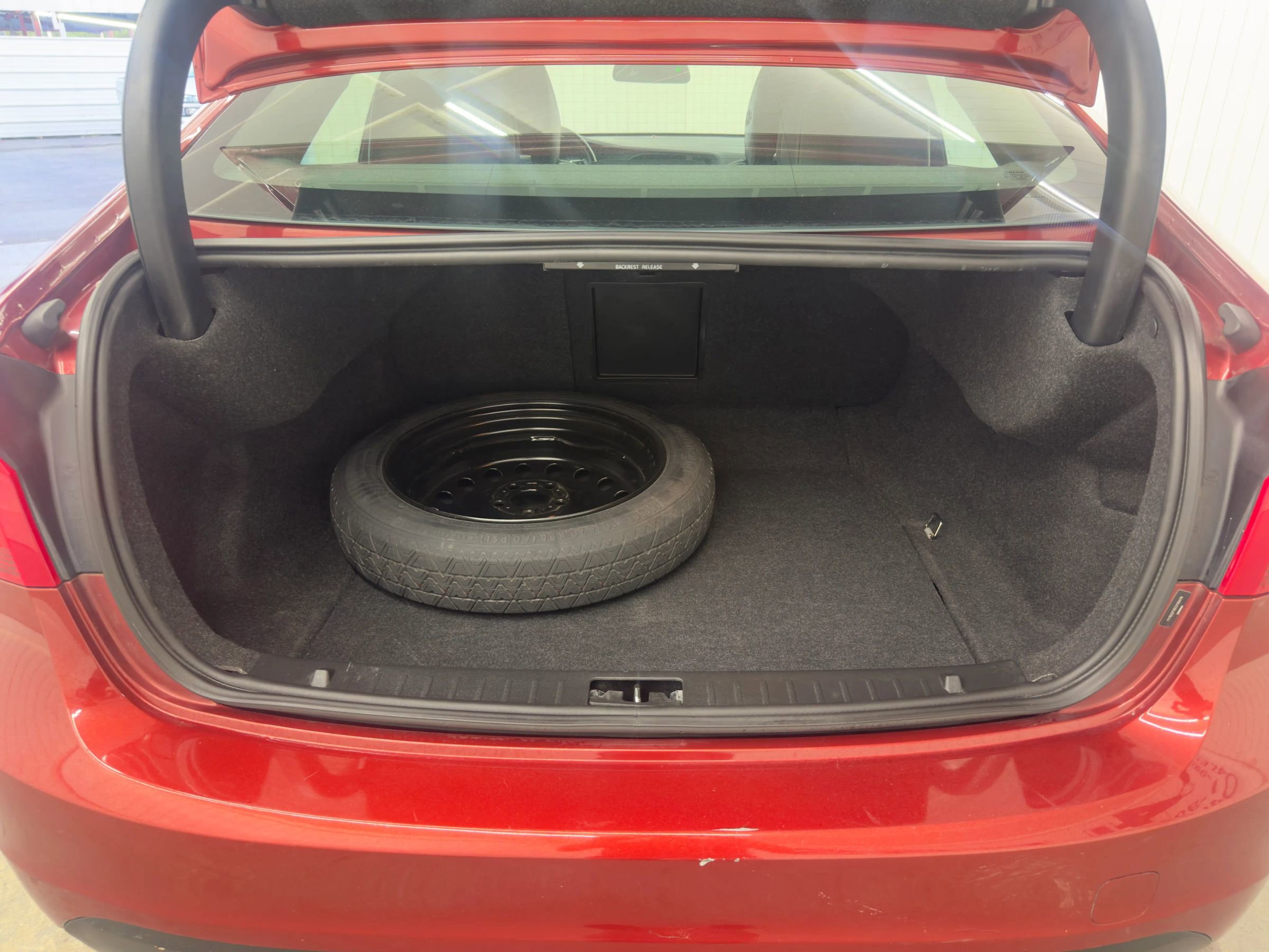 Used 2012 Volvo S60 T5 image 10