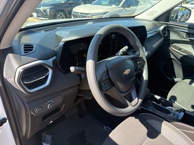 Used 2025 Chevrolet TrailBlazer LS w/ LS Convenience Package FWD image 15